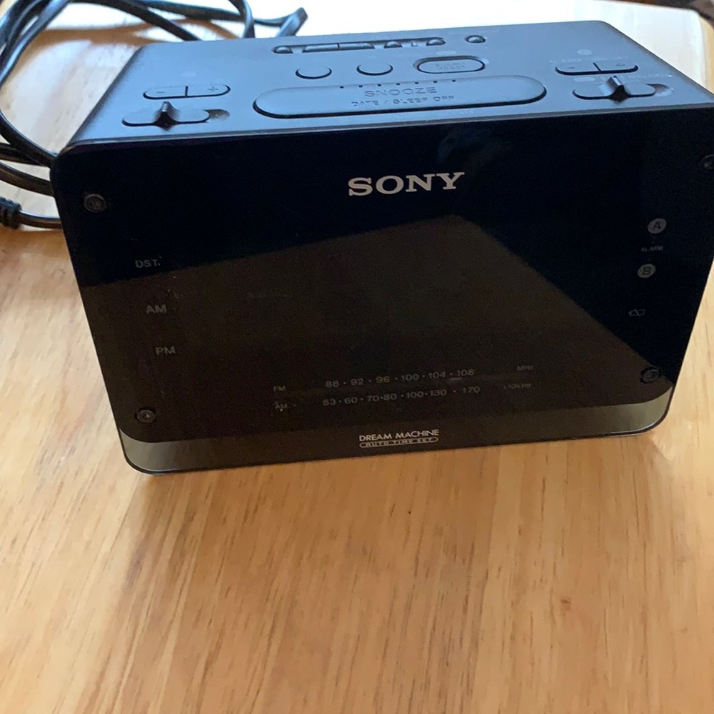 Clock radio